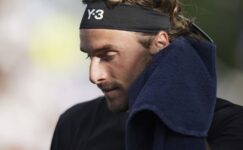 Tsitsipas, sakatlıklarla dolu bir sezonun ardından 2026’da yeni bir başlangıç ​​hedefliyor