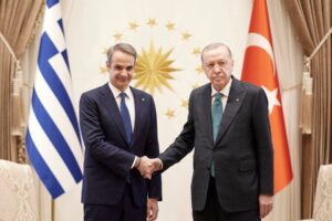 Muhalefet, liderler toplantısının ardından Türkiye konusunda daha kararlı bir duruş sergilenmesi çağrısında bulundu