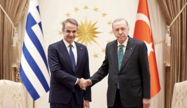 Muhalefet, liderler toplantısının ardından Türkiye konusunda daha kararlı bir duruş sergilenmesi çağrısında bulundu