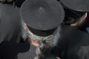 Selanikli rahip, 1,3 milyon avroluk dolandırıcılık iddiasıyla yargılanıyor