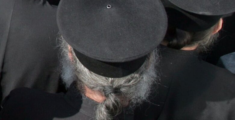 Selanikli rahip, 1,3 milyon avroluk dolandırıcılık iddiasıyla yargılanıyor