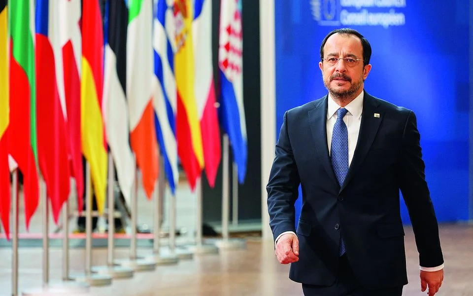 Kıbrıs NATO’ya doğru yol almaya hazırlanıyor