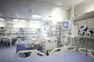 Meningitli üniversite öğrencisi entübe edildi