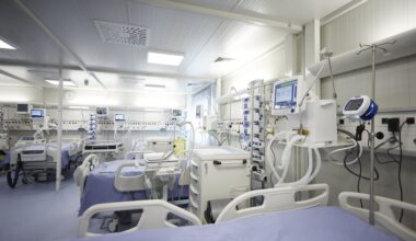 Meningitli üniversite öğrencisi entübe edildi