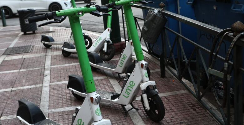 Attika’da elektrikli scooter kazasından sonra yoğun bakımdaki çocuk