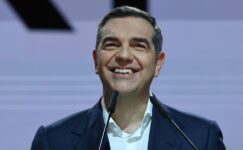 Çipras 26 Mayıs’ta yeni partiyi açıklayacak